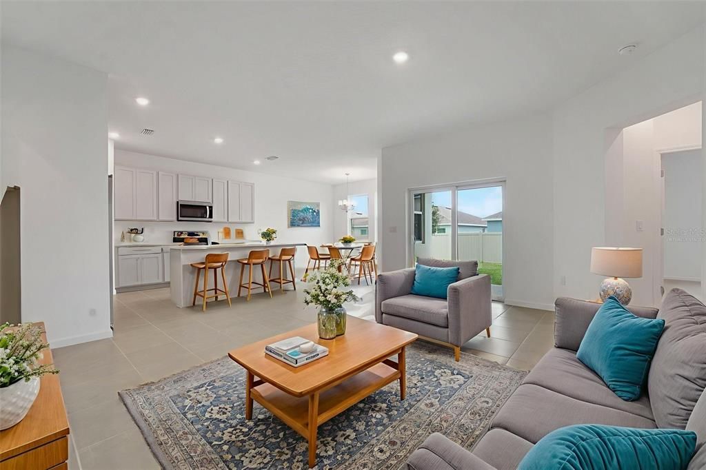 Под контрактом: $299,990 (4 спален, 2 ванн, 1758 Квадратных фут)