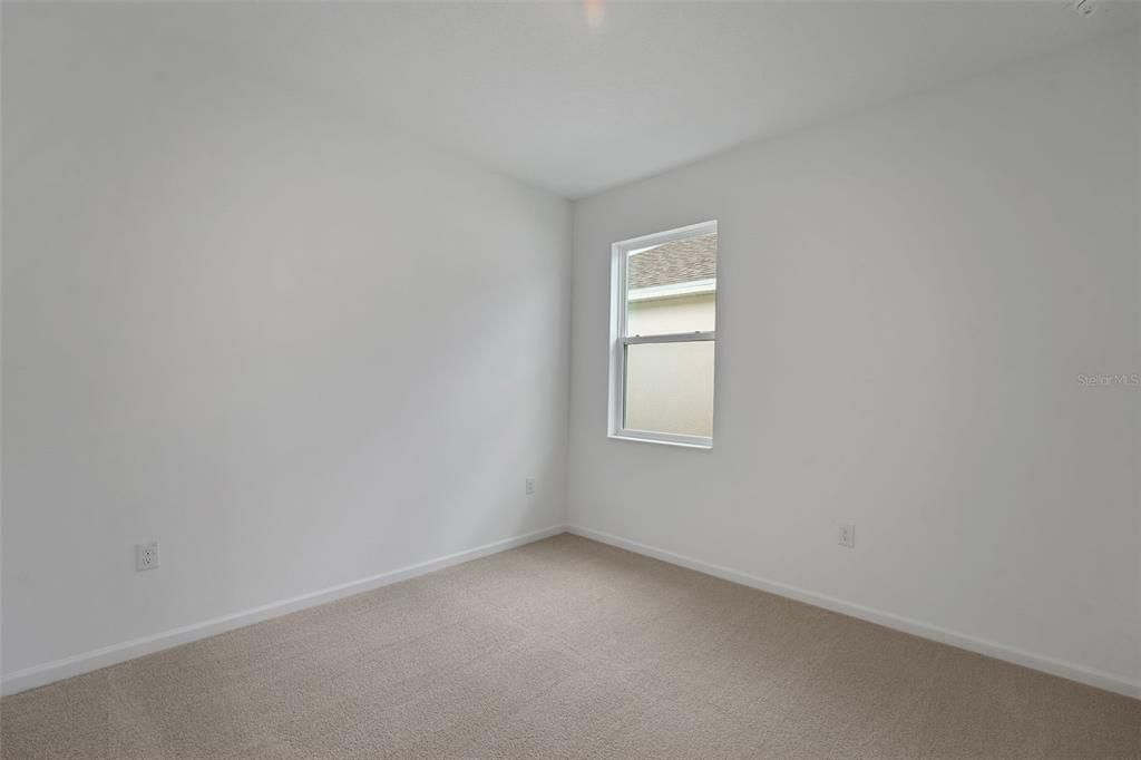 Под контрактом: $299,990 (4 спален, 2 ванн, 1758 Квадратных фут)