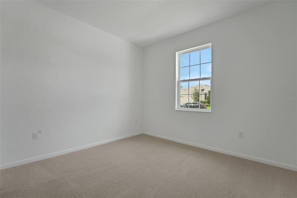 Под контрактом: $299,990 (4 спален, 2 ванн, 1758 Квадратных фут)