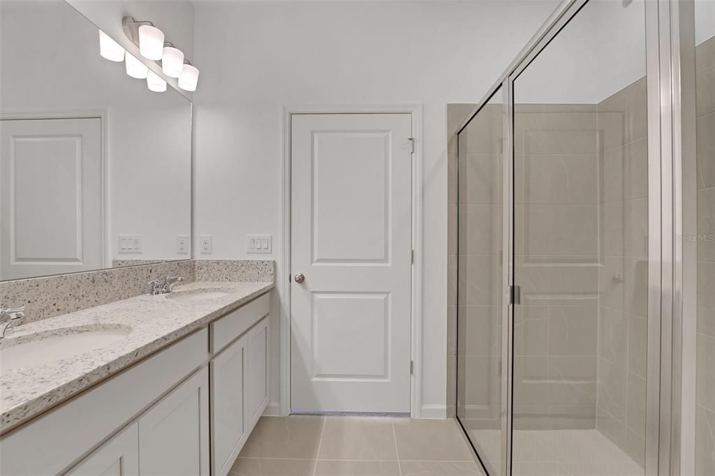 Под контрактом: $299,990 (4 спален, 2 ванн, 1758 Квадратных фут)