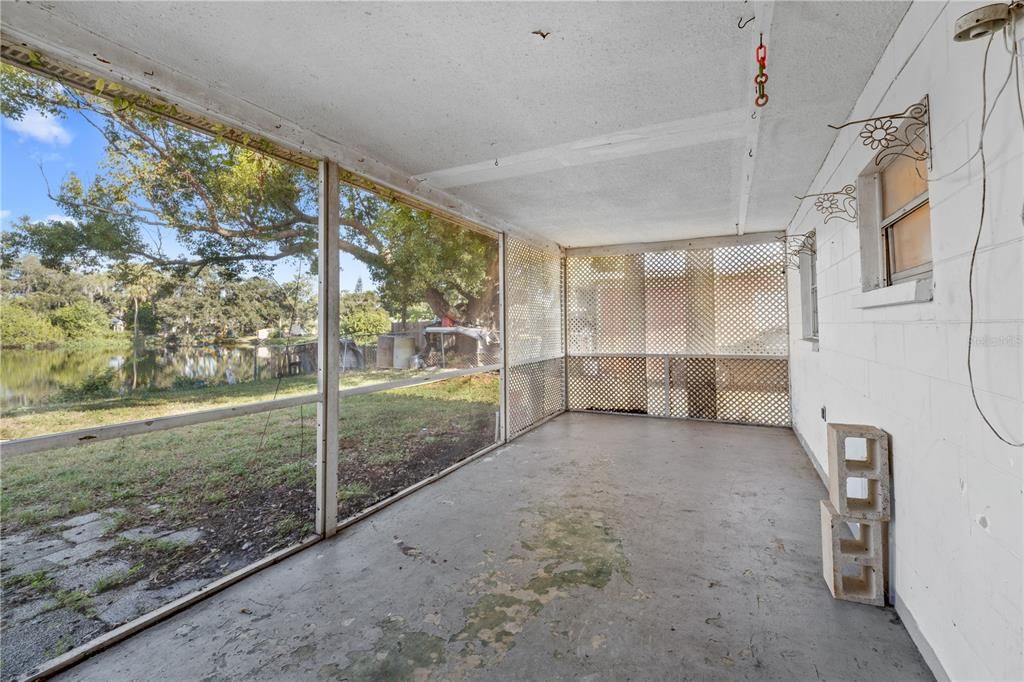 Под контрактом: $150,000 (2 спален, 1 ванн, 1100 Квадратных фут)