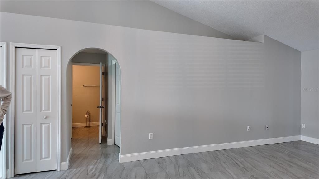 For Sale: $250,000 (3 beds, 2 baths, 1368 Square Feet)