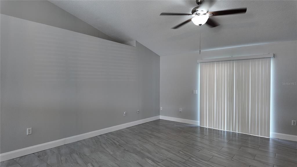 For Sale: $250,000 (3 beds, 2 baths, 1368 Square Feet)