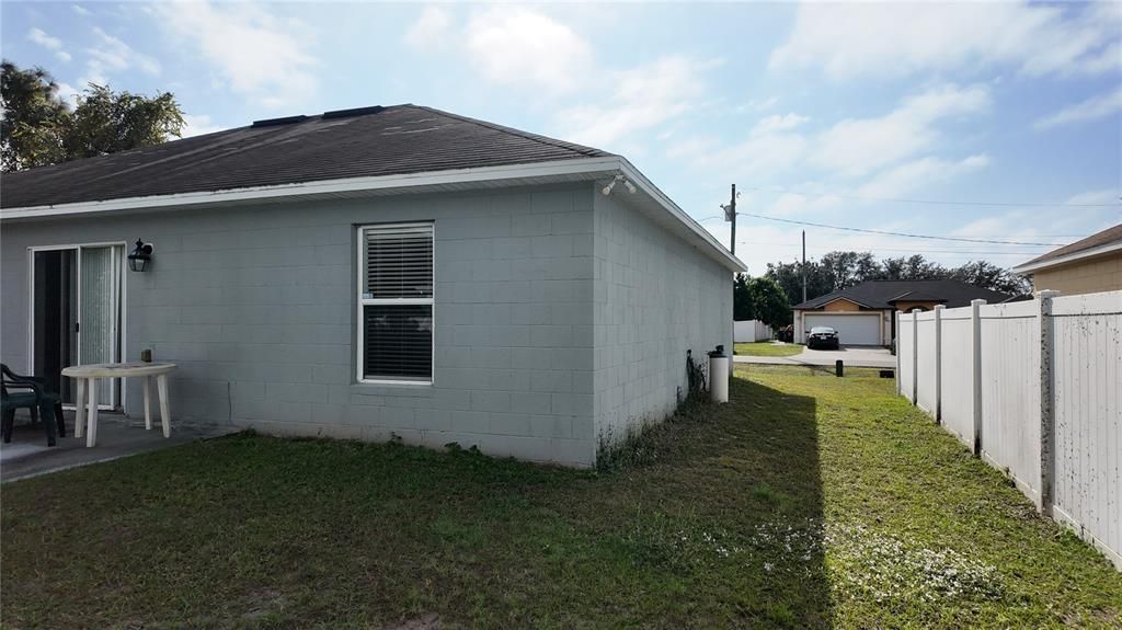 For Sale: $250,000 (3 beds, 2 baths, 1368 Square Feet)