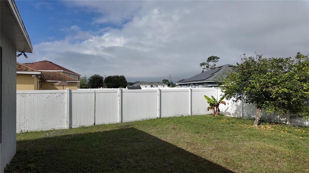 For Sale: $250,000 (3 beds, 2 baths, 1368 Square Feet)