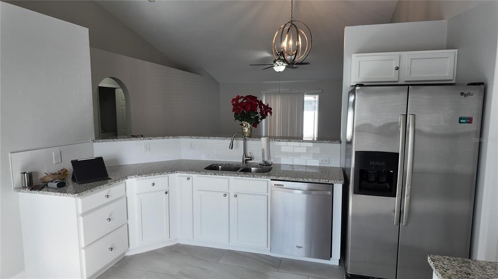 For Sale: $250,000 (3 beds, 2 baths, 1368 Square Feet)