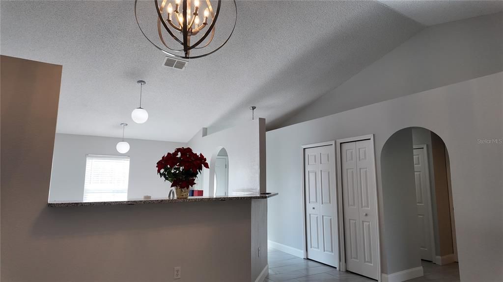 For Sale: $250,000 (3 beds, 2 baths, 1368 Square Feet)