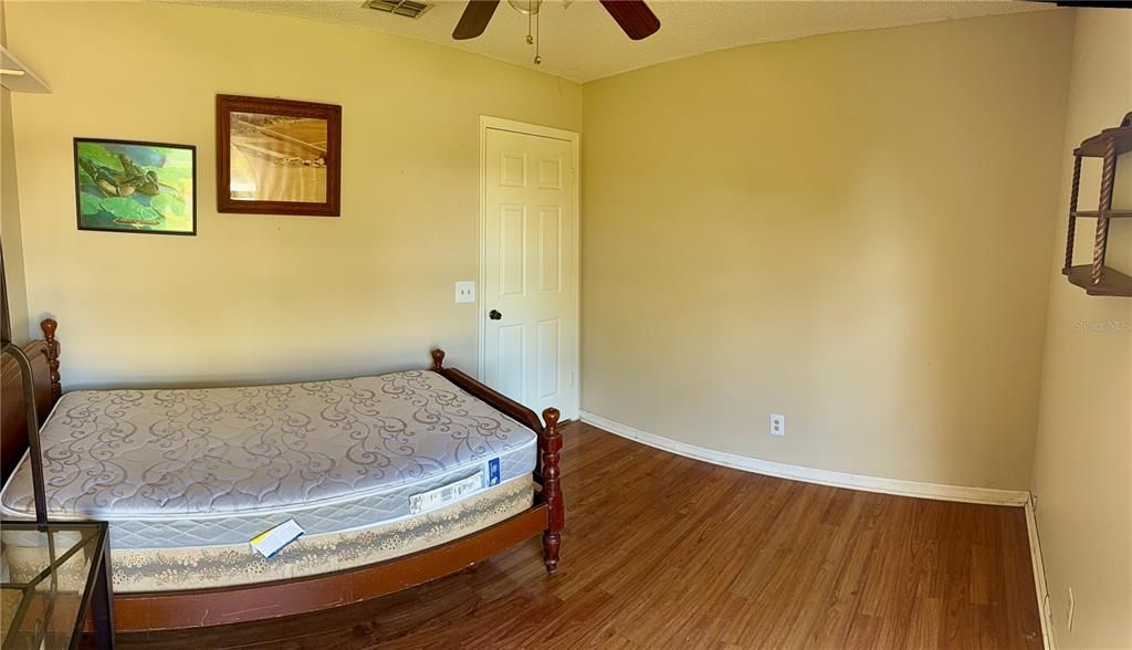 Под контрактом: $299,000 (3 спален, 2 ванн, 1286 Квадратных фут)