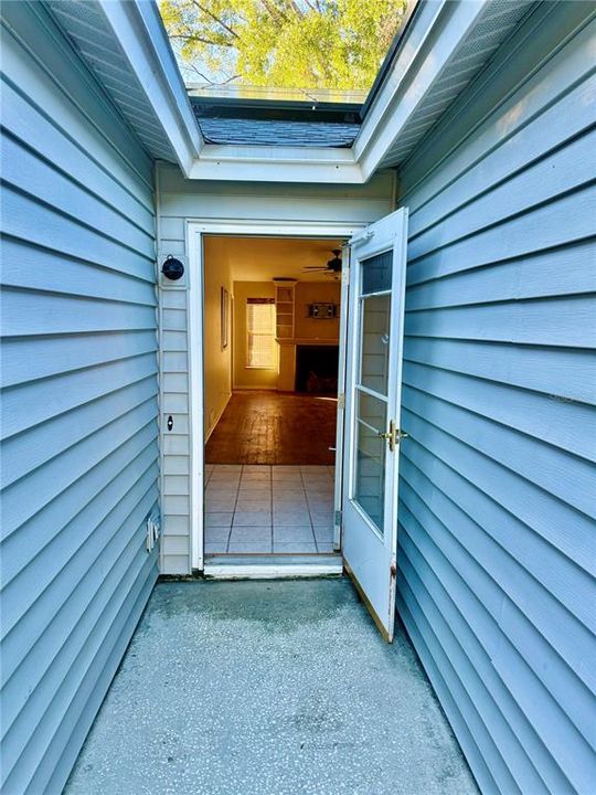 Под контрактом: $299,000 (3 спален, 2 ванн, 1286 Квадратных фут)