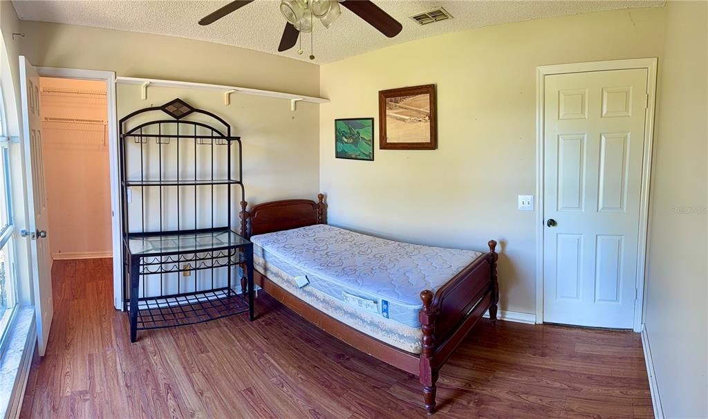 Под контрактом: $299,000 (3 спален, 2 ванн, 1286 Квадратных фут)