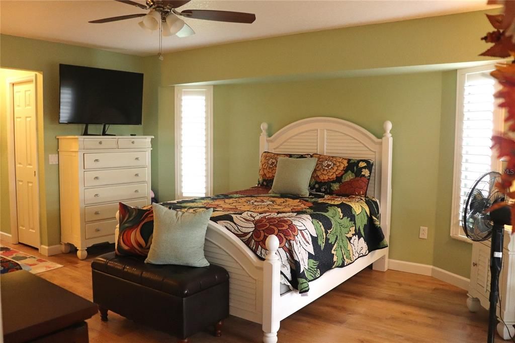 待售: $469,000 (3 贝兹, 2 浴室, 2321 平方英尺)