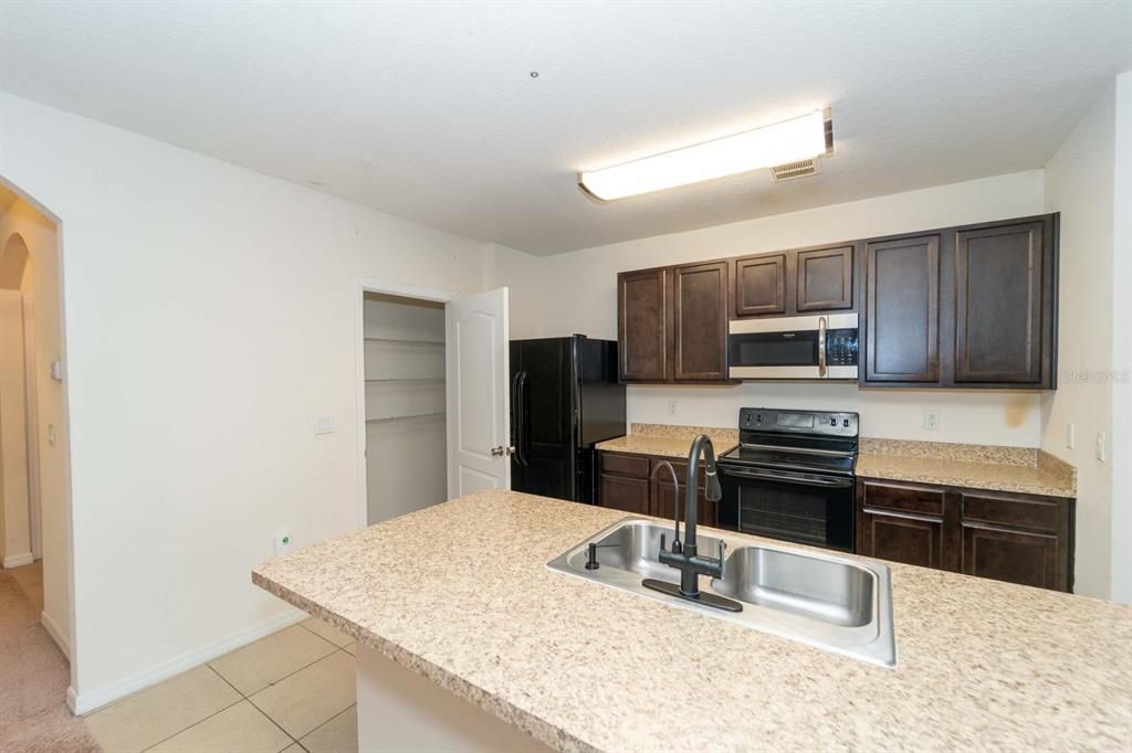 待售: $289,990 (3 贝兹, 2 浴室, 1672 平方英尺)