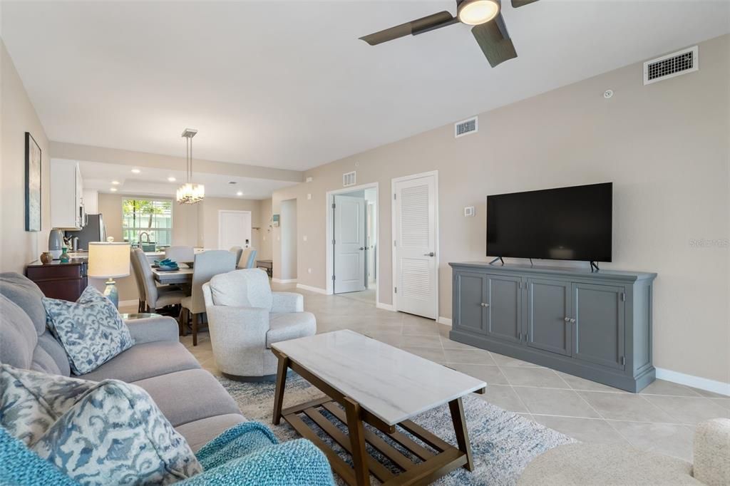 For Sale: $415,000 (2 beds, 2 baths, 1568 Square Feet)