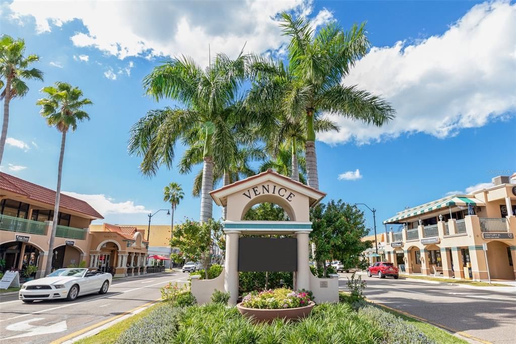 For Sale: $415,000 (2 beds, 2 baths, 1568 Square Feet)