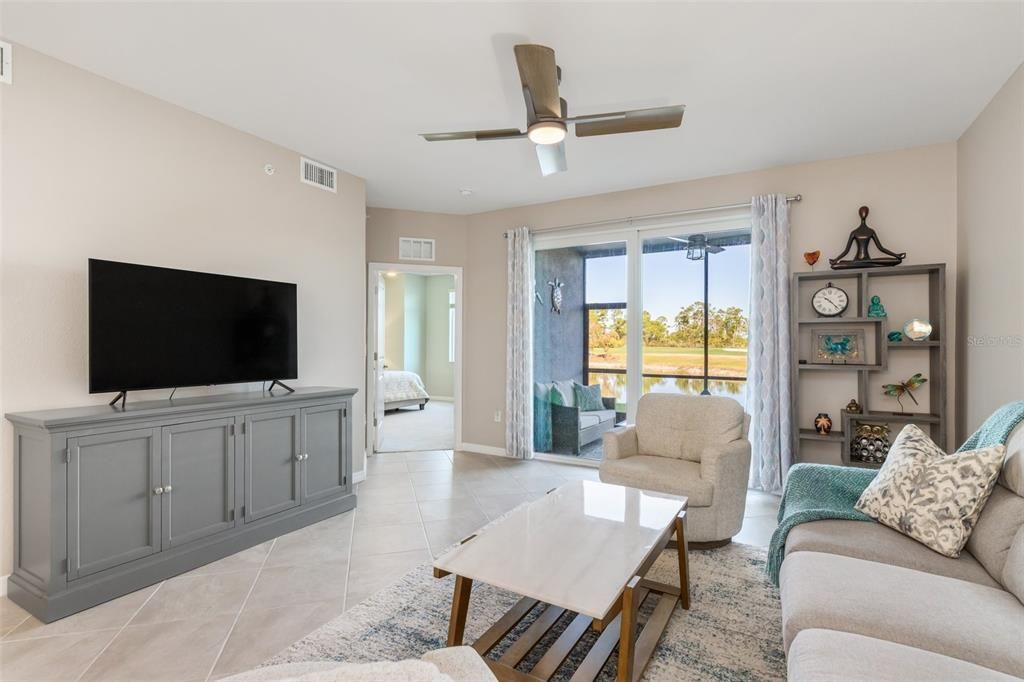 For Sale: $415,000 (2 beds, 2 baths, 1568 Square Feet)