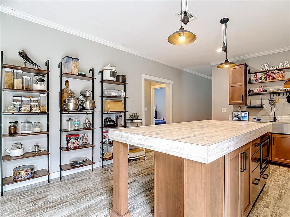 For Sale: $329,900 (4 beds, 3 baths, 2160 Square Feet)