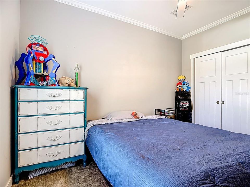 For Sale: $329,900 (4 beds, 3 baths, 2160 Square Feet)