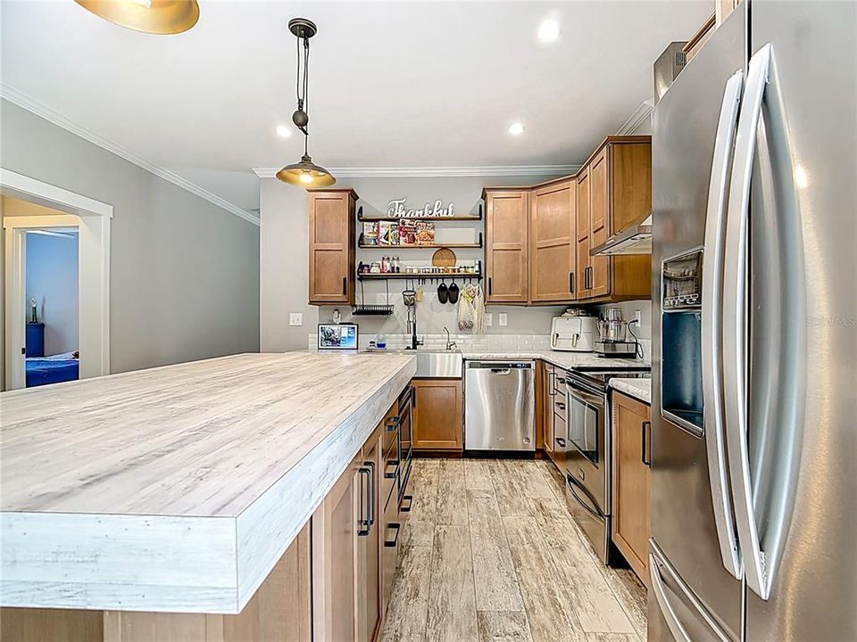 For Sale: $329,900 (4 beds, 3 baths, 2160 Square Feet)