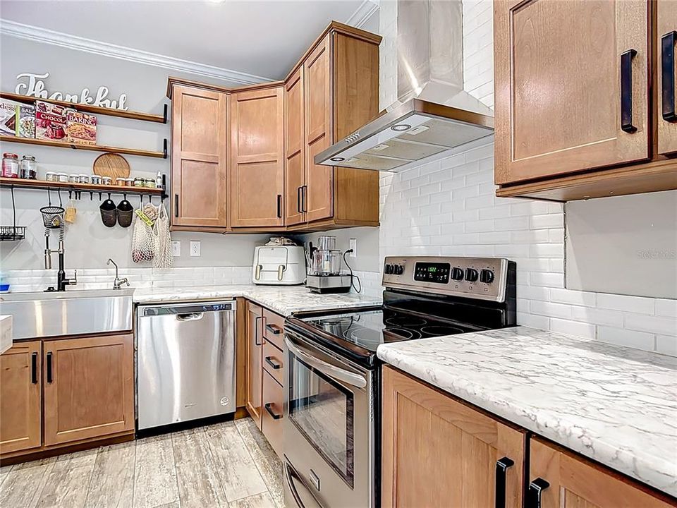 For Sale: $329,900 (4 beds, 3 baths, 2160 Square Feet)