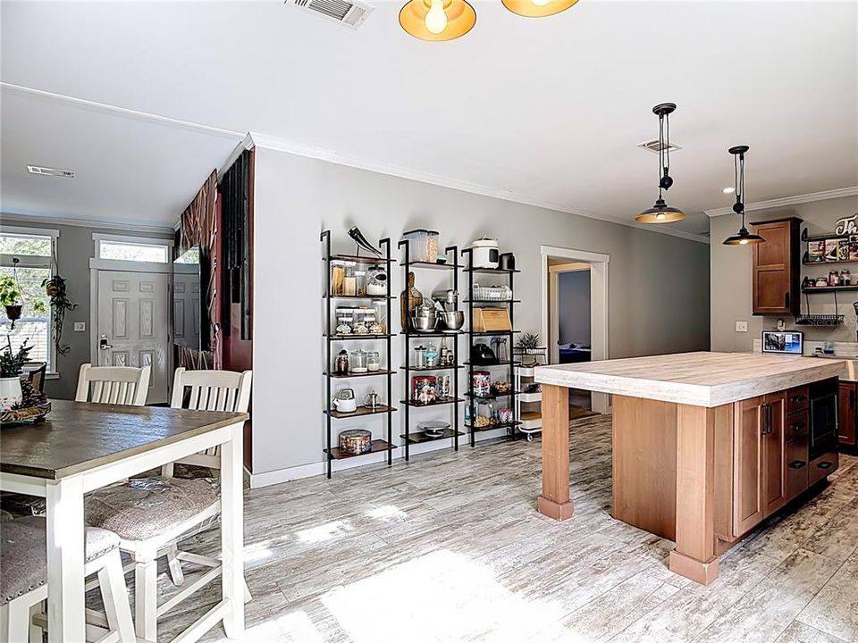 For Sale: $329,900 (4 beds, 3 baths, 2160 Square Feet)