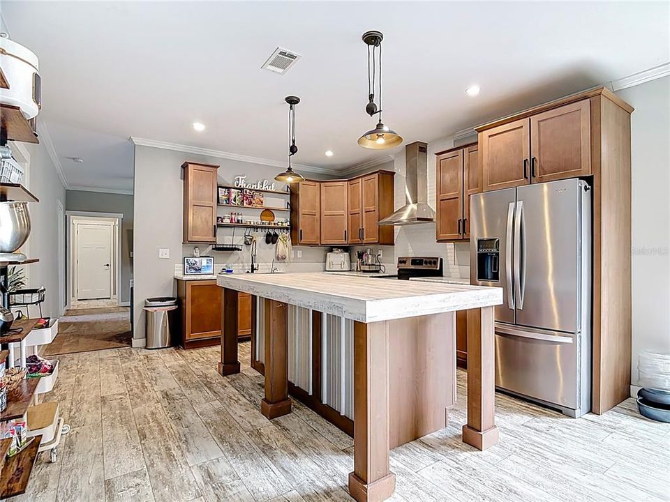 For Sale: $329,900 (4 beds, 3 baths, 2160 Square Feet)