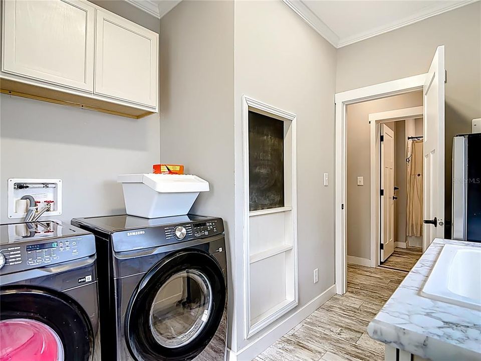 For Sale: $329,900 (4 beds, 3 baths, 2160 Square Feet)