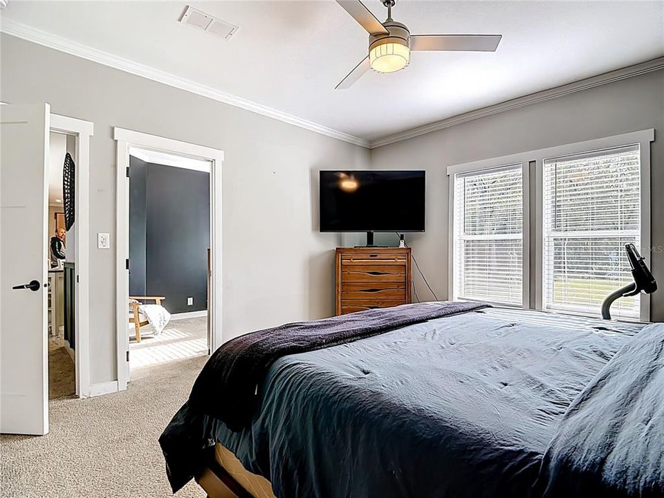 For Sale: $329,900 (4 beds, 3 baths, 2160 Square Feet)