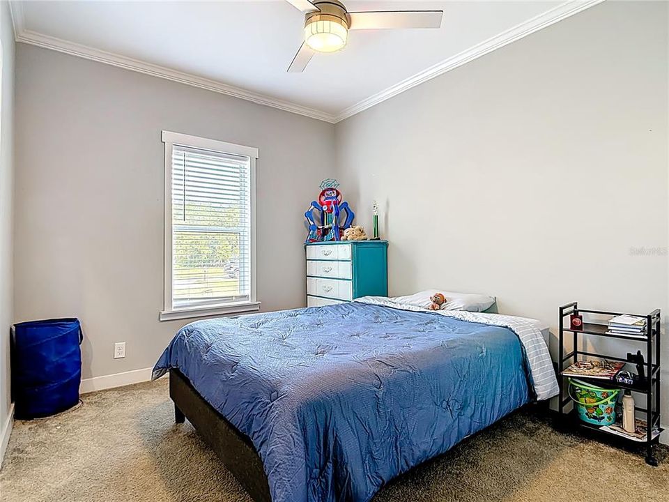 For Sale: $329,900 (4 beds, 3 baths, 2160 Square Feet)