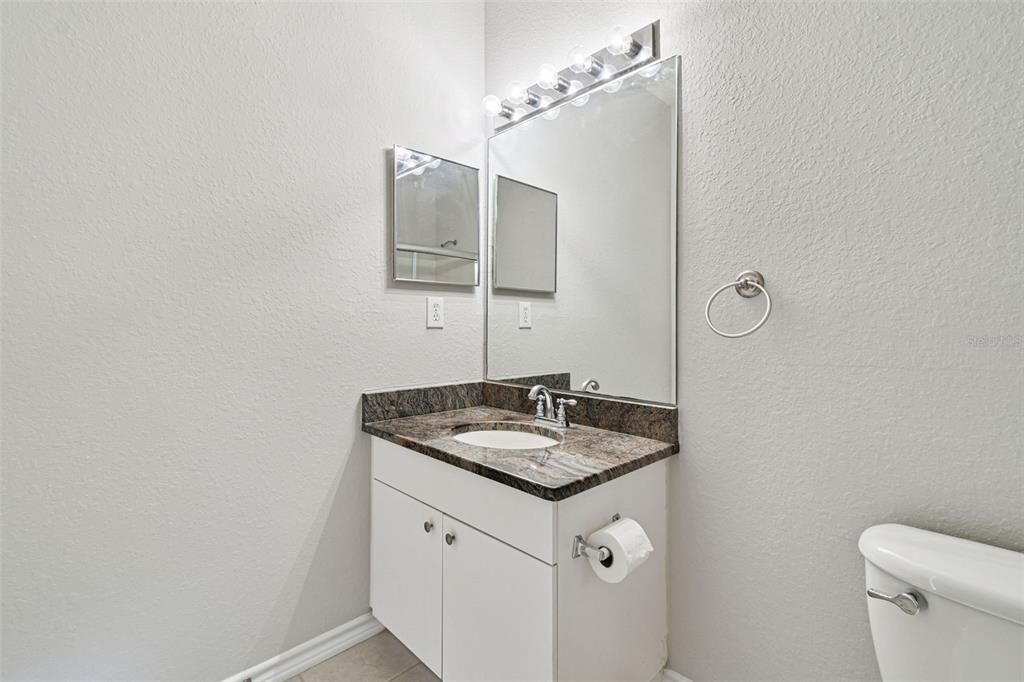 出租: $1,950 (2 贝兹, 2 浴室, 1153 平方英尺)