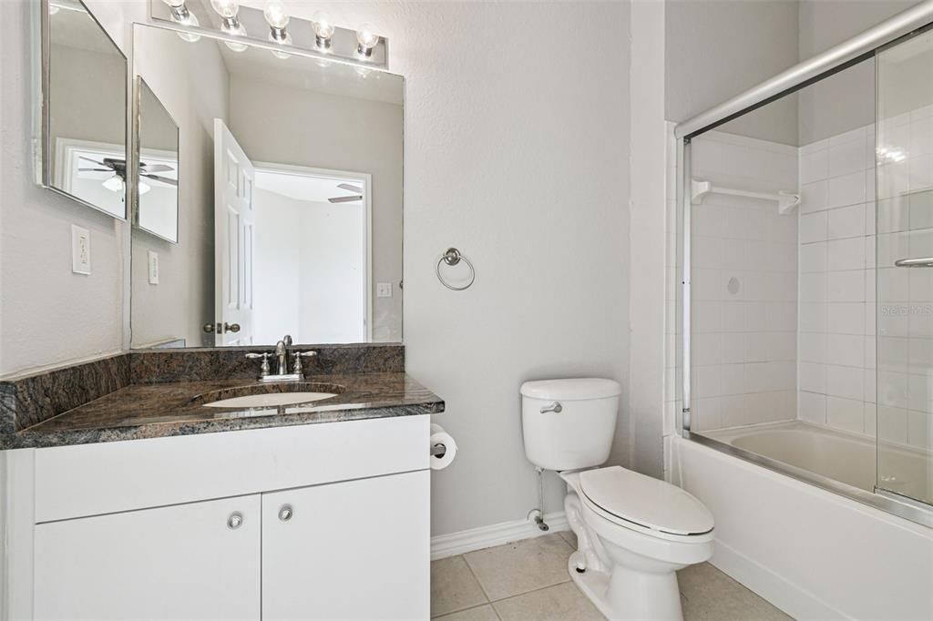 出租: $1,950 (2 贝兹, 2 浴室, 1153 平方英尺)