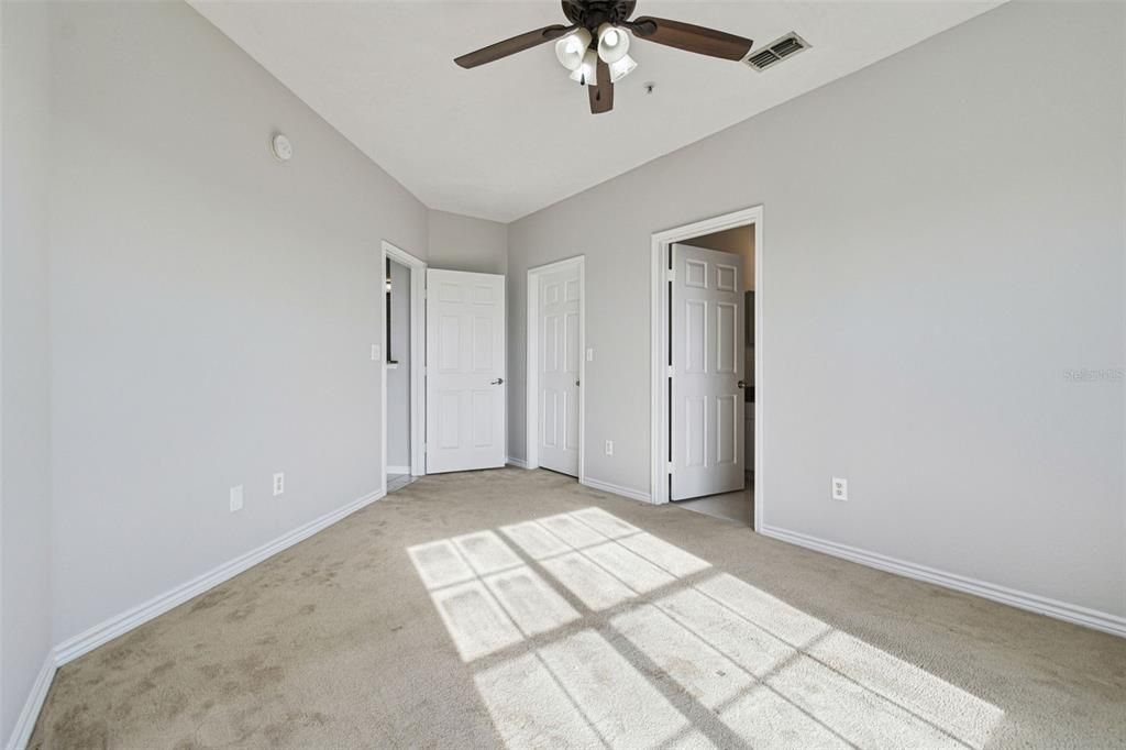 出租: $1,950 (2 贝兹, 2 浴室, 1153 平方英尺)