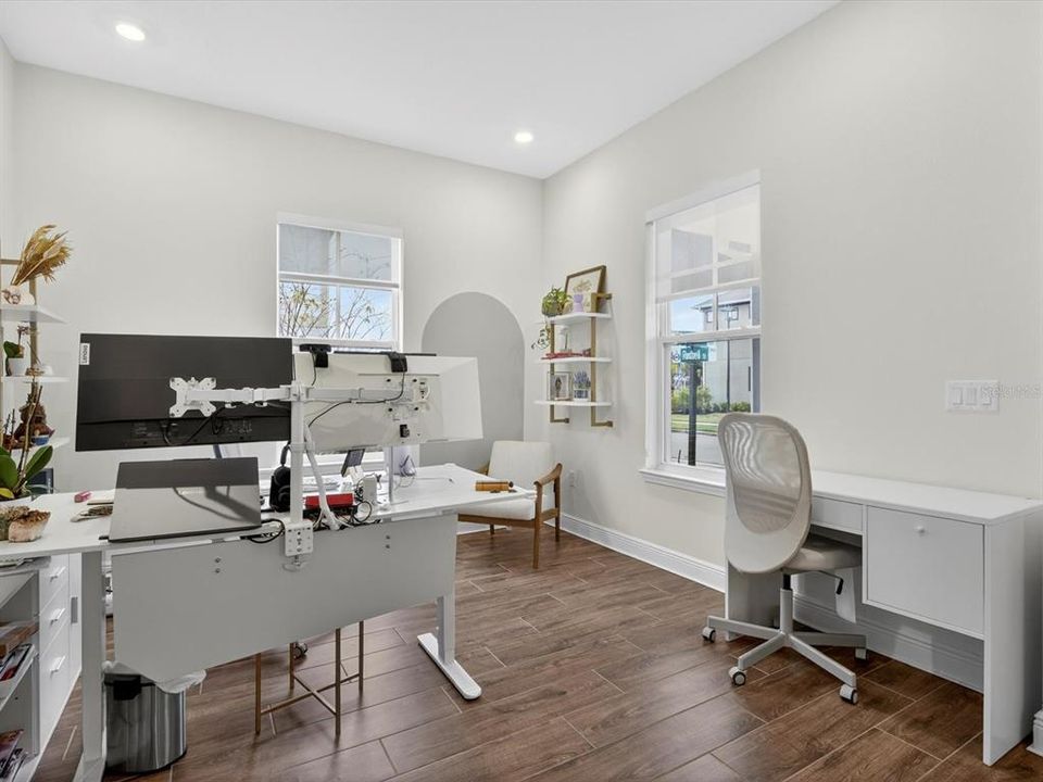 For Sale: $759,000 (3 beds, 2 baths, 2385 Square Feet)