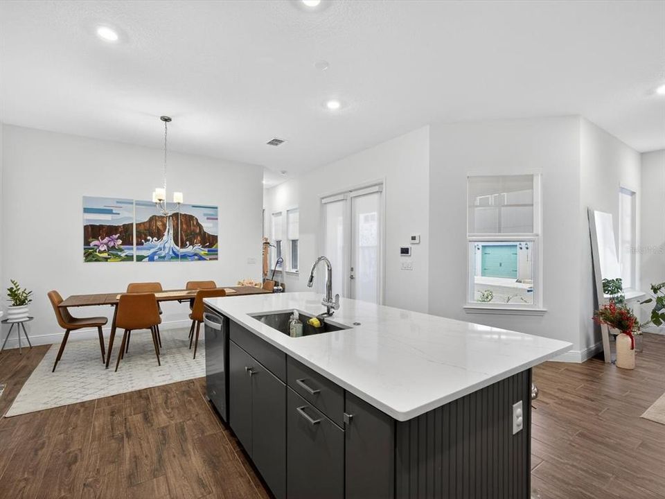 For Sale: $759,000 (3 beds, 2 baths, 2385 Square Feet)