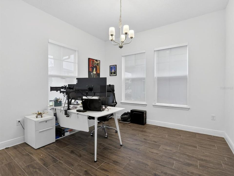 For Sale: $759,000 (3 beds, 2 baths, 2385 Square Feet)