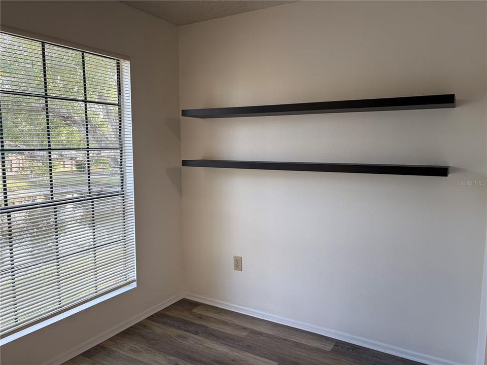 На продажу: $130,000 (1 спален, 1 ванн, 684 Квадратных фут)