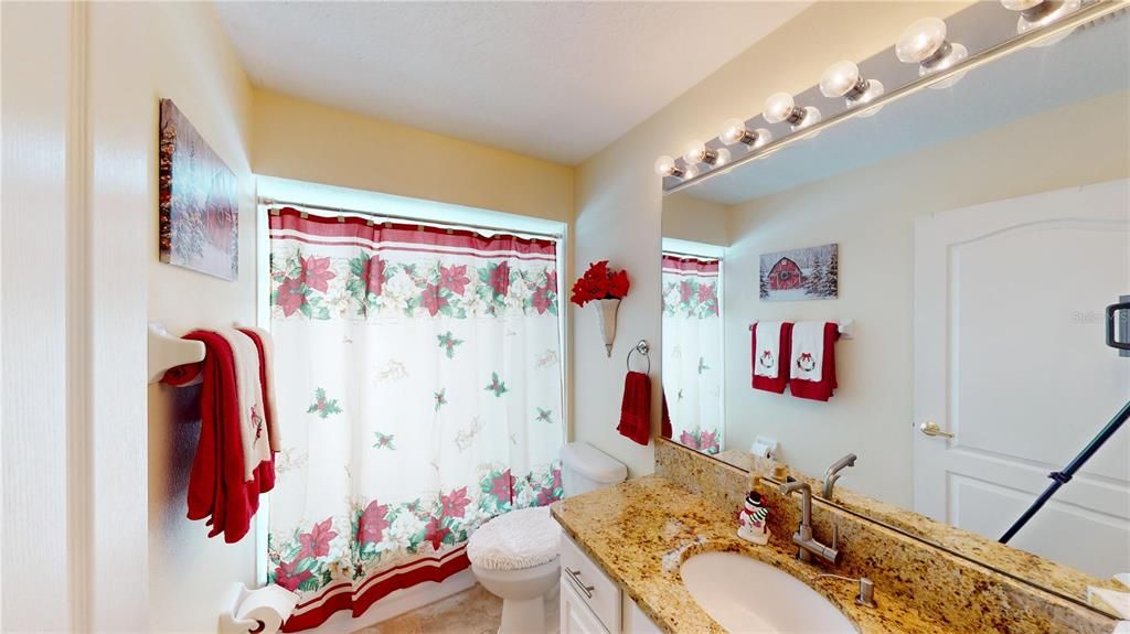 На продажу: $349,900 (2 спален, 2 ванн, 1260 Квадратных фут)