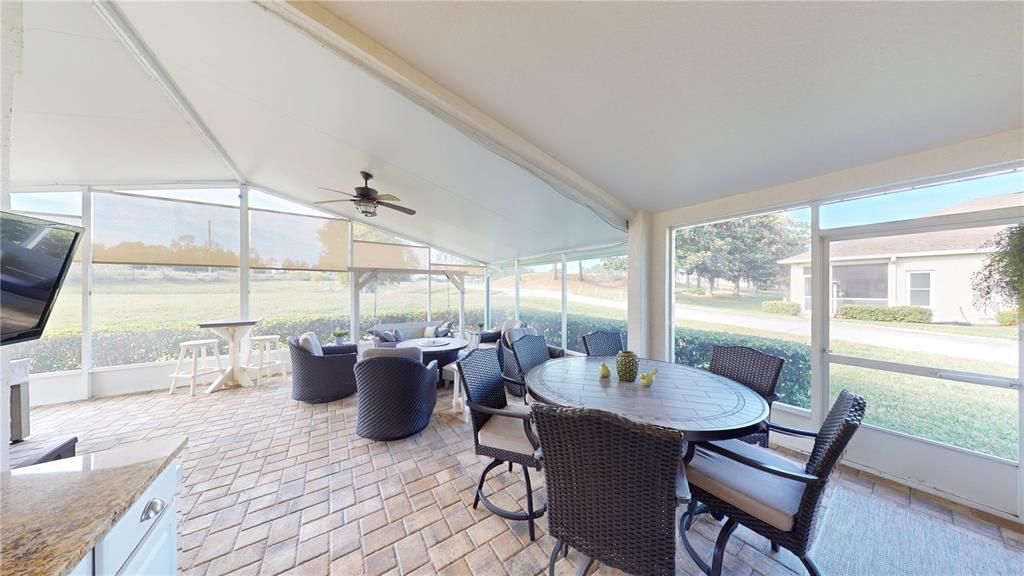 На продажу: $349,900 (2 спален, 2 ванн, 1260 Квадратных фут)