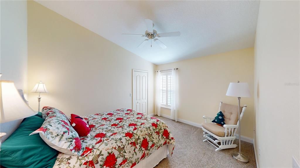 На продажу: $349,900 (2 спален, 2 ванн, 1260 Квадратных фут)