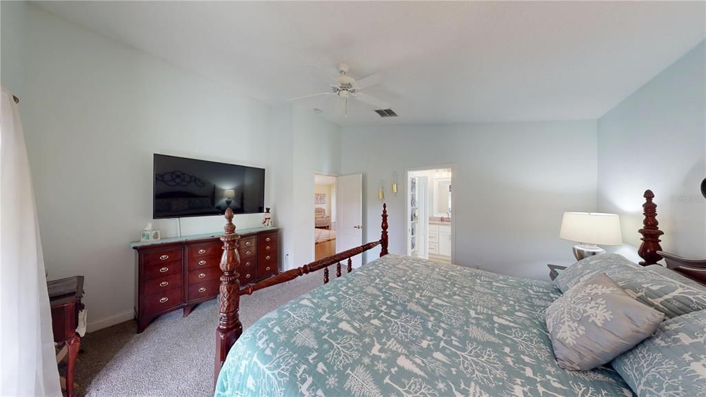 На продажу: $349,900 (2 спален, 2 ванн, 1260 Квадратных фут)