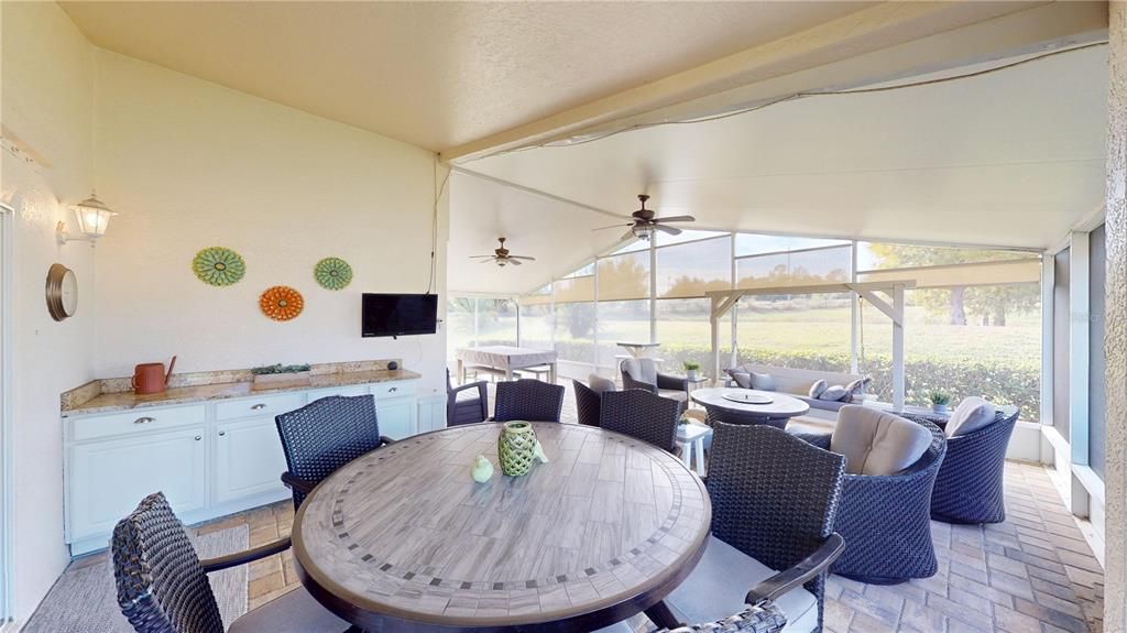 На продажу: $349,900 (2 спален, 2 ванн, 1260 Квадратных фут)