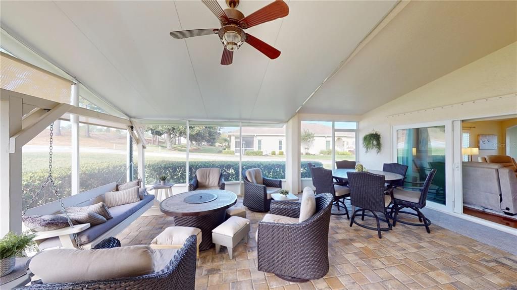 На продажу: $349,900 (2 спален, 2 ванн, 1260 Квадратных фут)