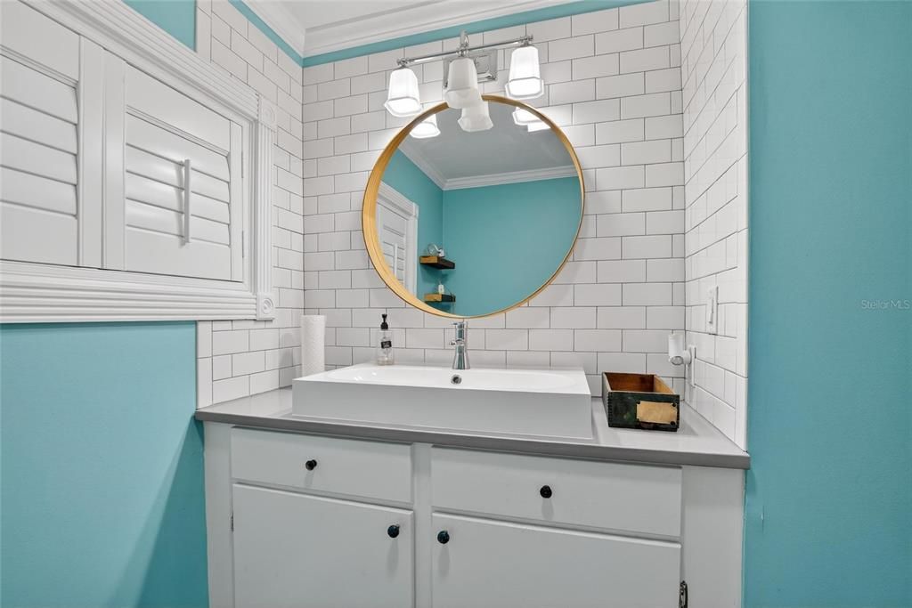 待售: $550,000 (0 贝兹, 0 浴室, 918 平方英尺)