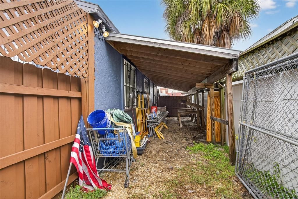 待售: $550,000 (0 贝兹, 0 浴室, 918 平方英尺)