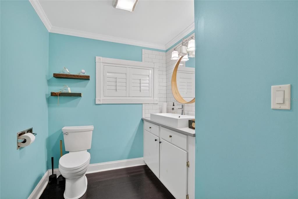 待售: $550,000 (0 贝兹, 0 浴室, 918 平方英尺)