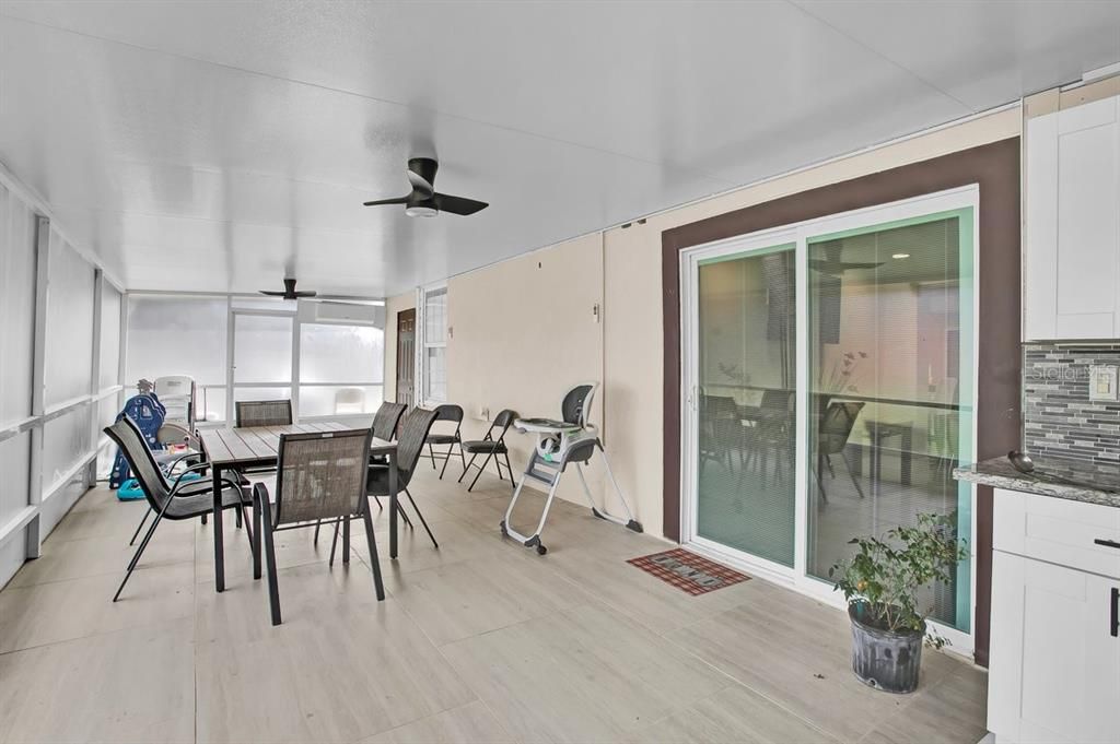 For Sale: $500,000 (5 beds, 5 baths, 1672 Square Feet)