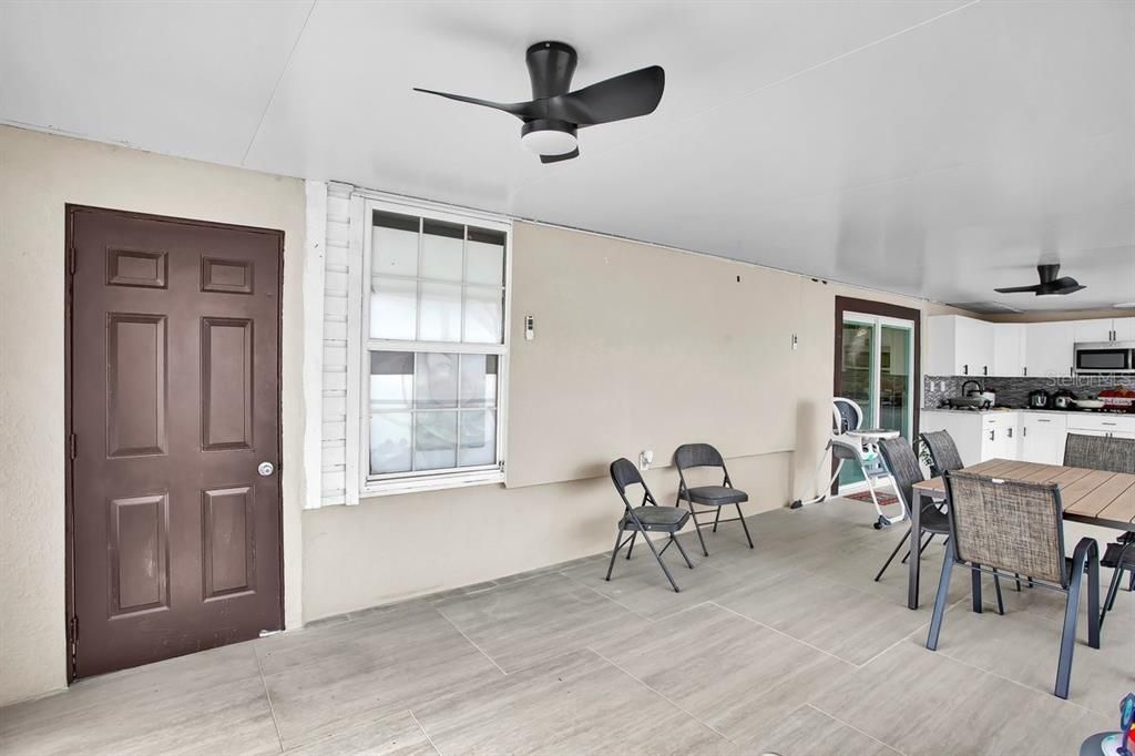 For Sale: $500,000 (5 beds, 5 baths, 1672 Square Feet)