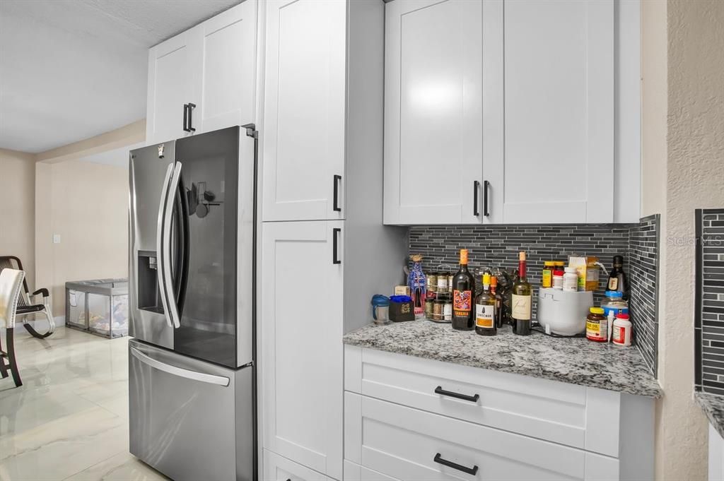 For Sale: $500,000 (5 beds, 5 baths, 1672 Square Feet)