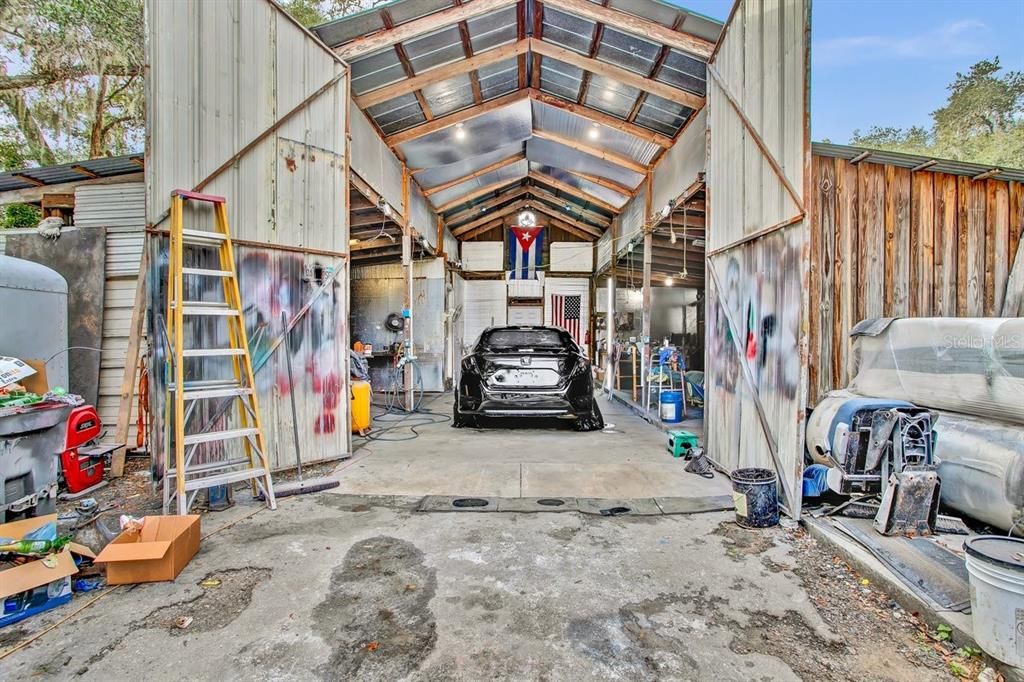 For Sale: $500,000 (5 beds, 5 baths, 1672 Square Feet)