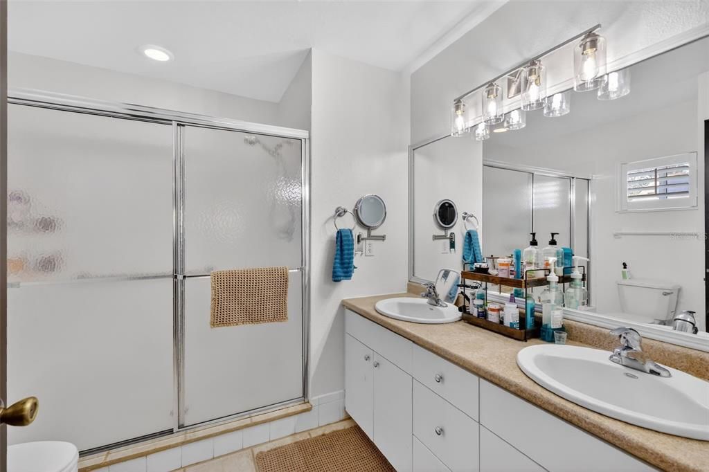 En Venta: $325,000 (2 camas, 2 baños, 1858 Pies cuadrados)