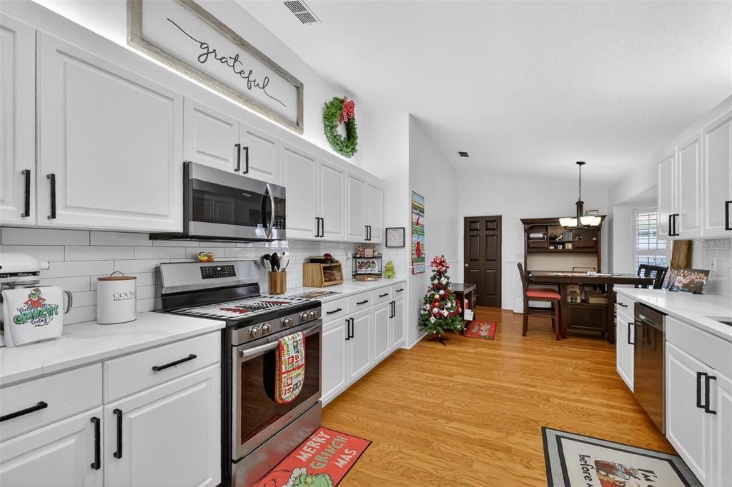 En Venta: $325,000 (2 camas, 2 baños, 1858 Pies cuadrados)